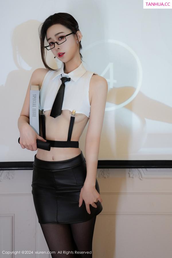 糖糖  [XiuRen]高清写真图 2024.10.28 No.9353 糖糖❤ 黑丝美腿第10张图片